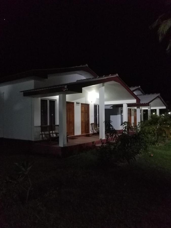 Jeys Place Nilaveli Exterior photo